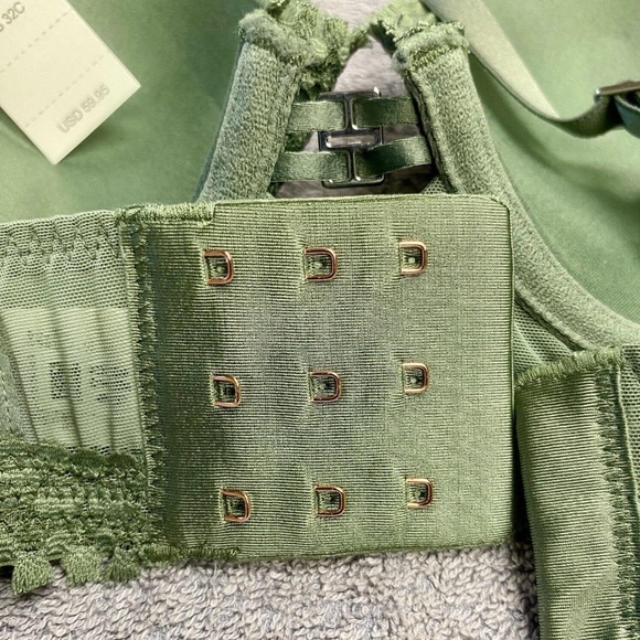 NWT Aerie Real Power Plunge Push Up Joy Lace Bra - Olive Fun - 32C - Picture 6 of 11